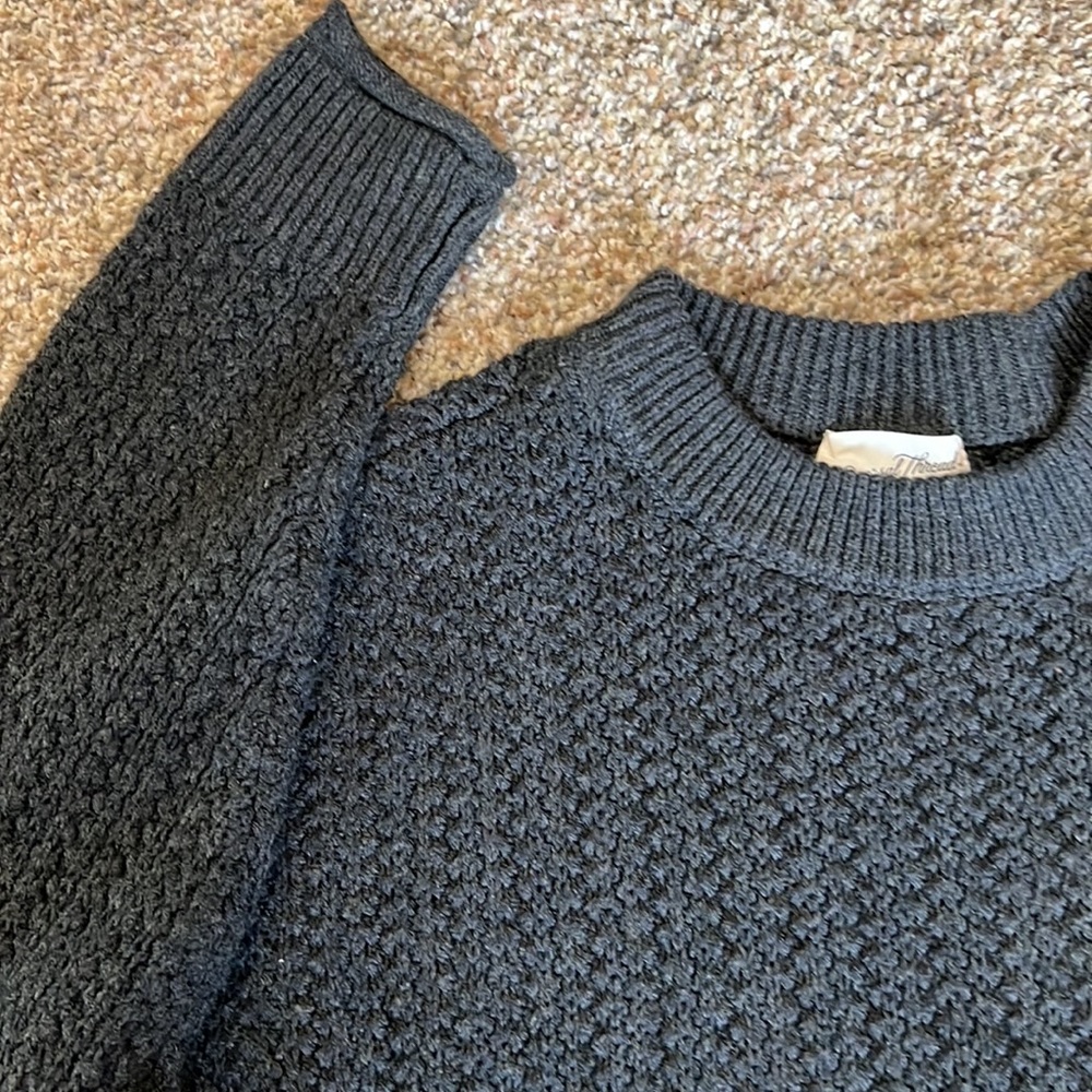 Universal Thread Grey Sweater - Picture 4 of 7